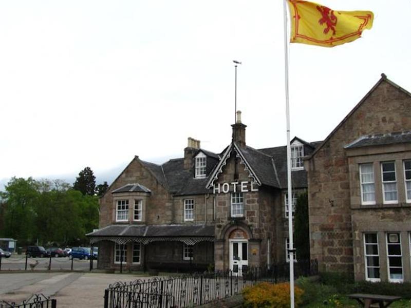 Huntly Arms Hotel Aboyne Extérieur photo