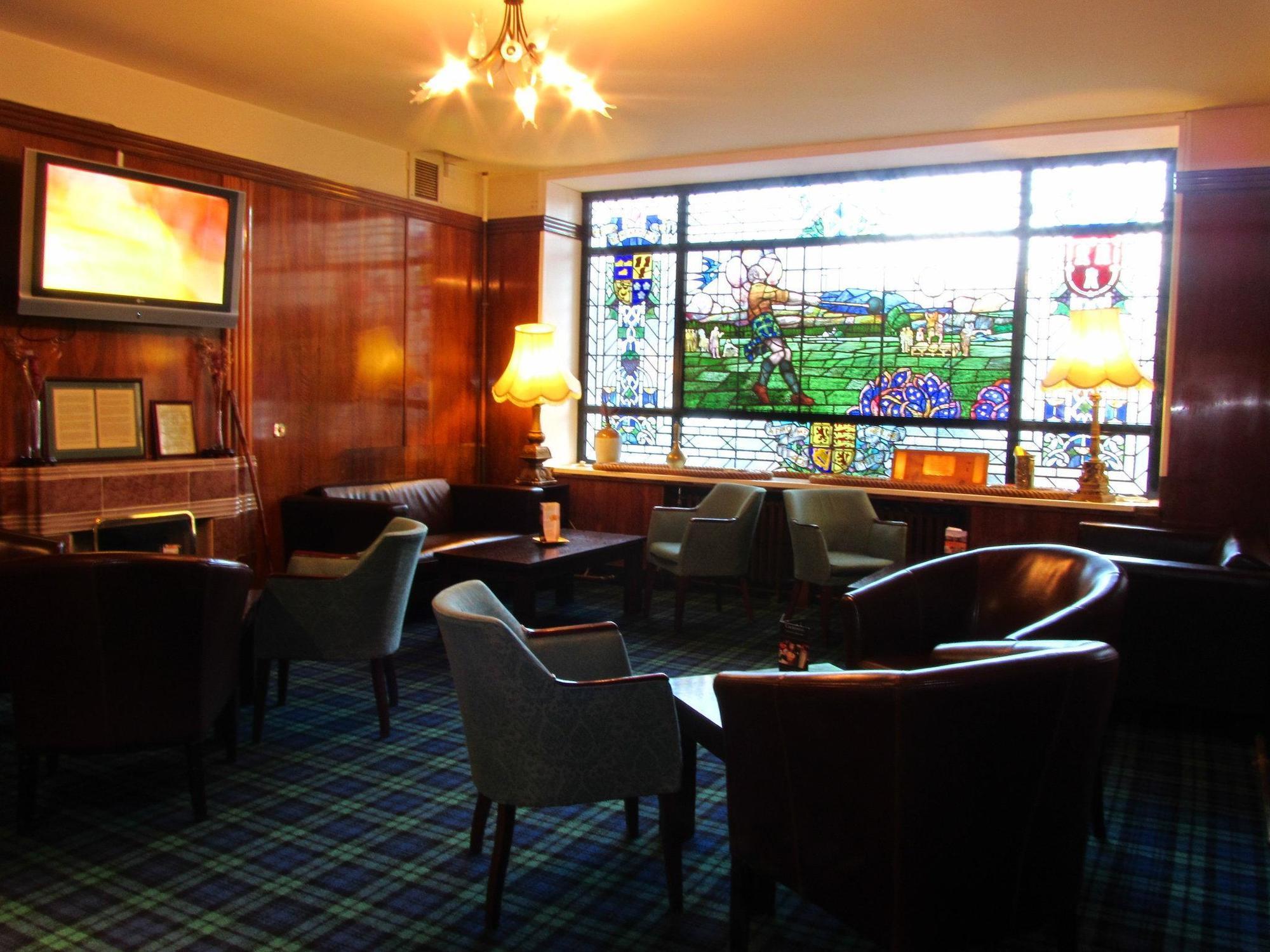 Huntly Arms Hotel Aboyne Extérieur photo
