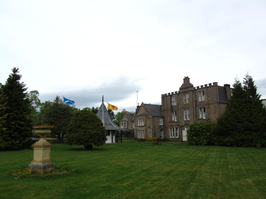 Huntly Arms Hotel Aboyne Extérieur photo